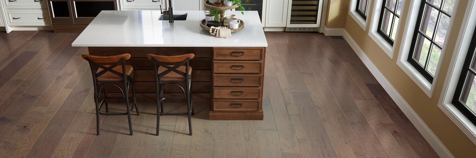 Kitchen with hardwood flooring from Pat Smith’s Flooring in the Louisville, KY area